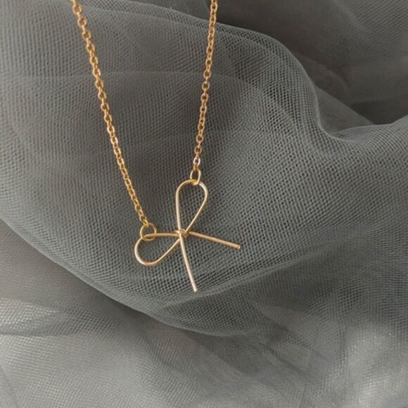 Dainty bow necklace - Picture 2 of 3